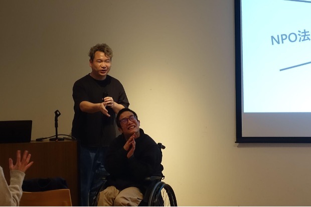 左からUBUNTUの菅谷さんと小助川さん